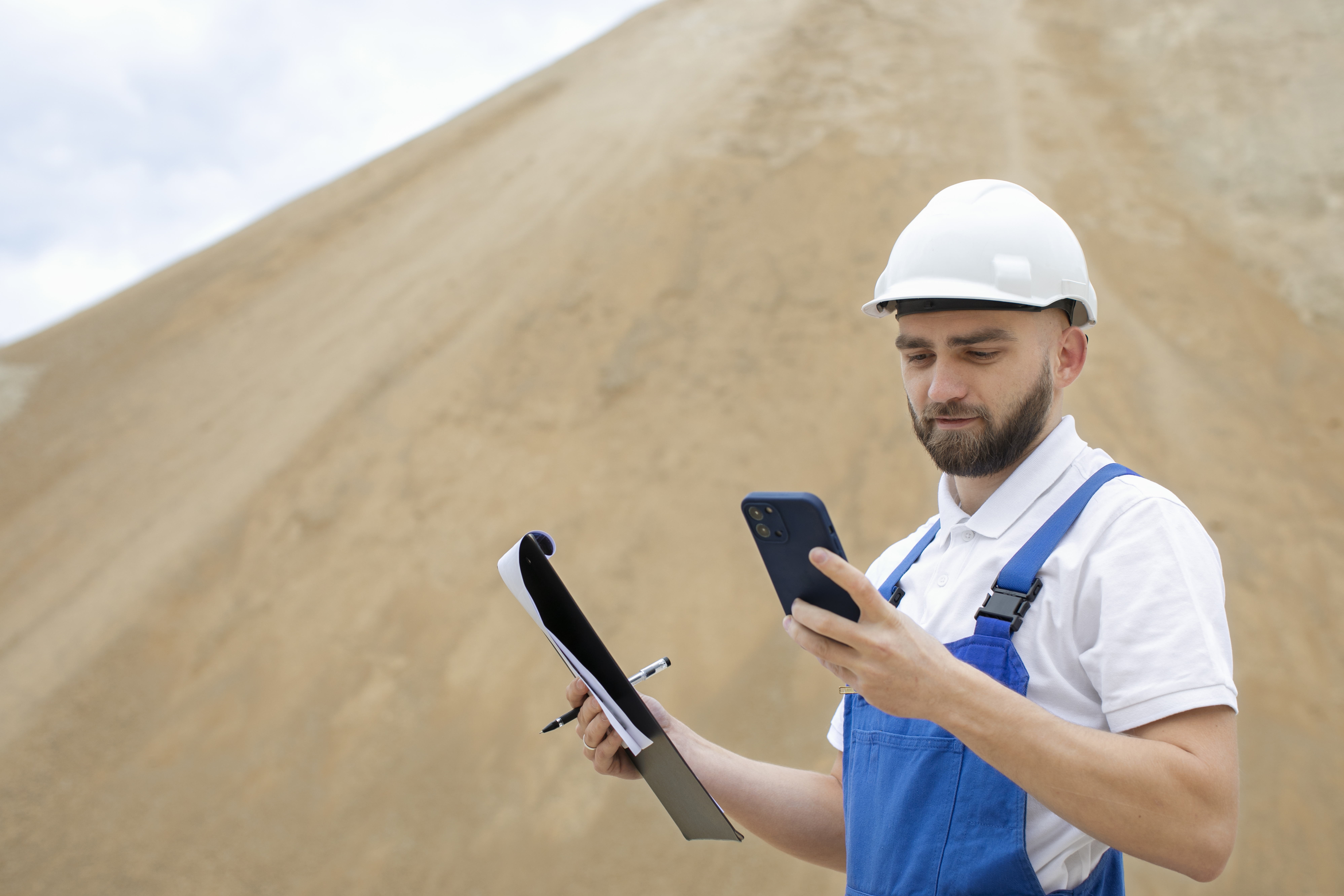 Pemantauan Real-Time di Pertambangan dengan GPS Tracker