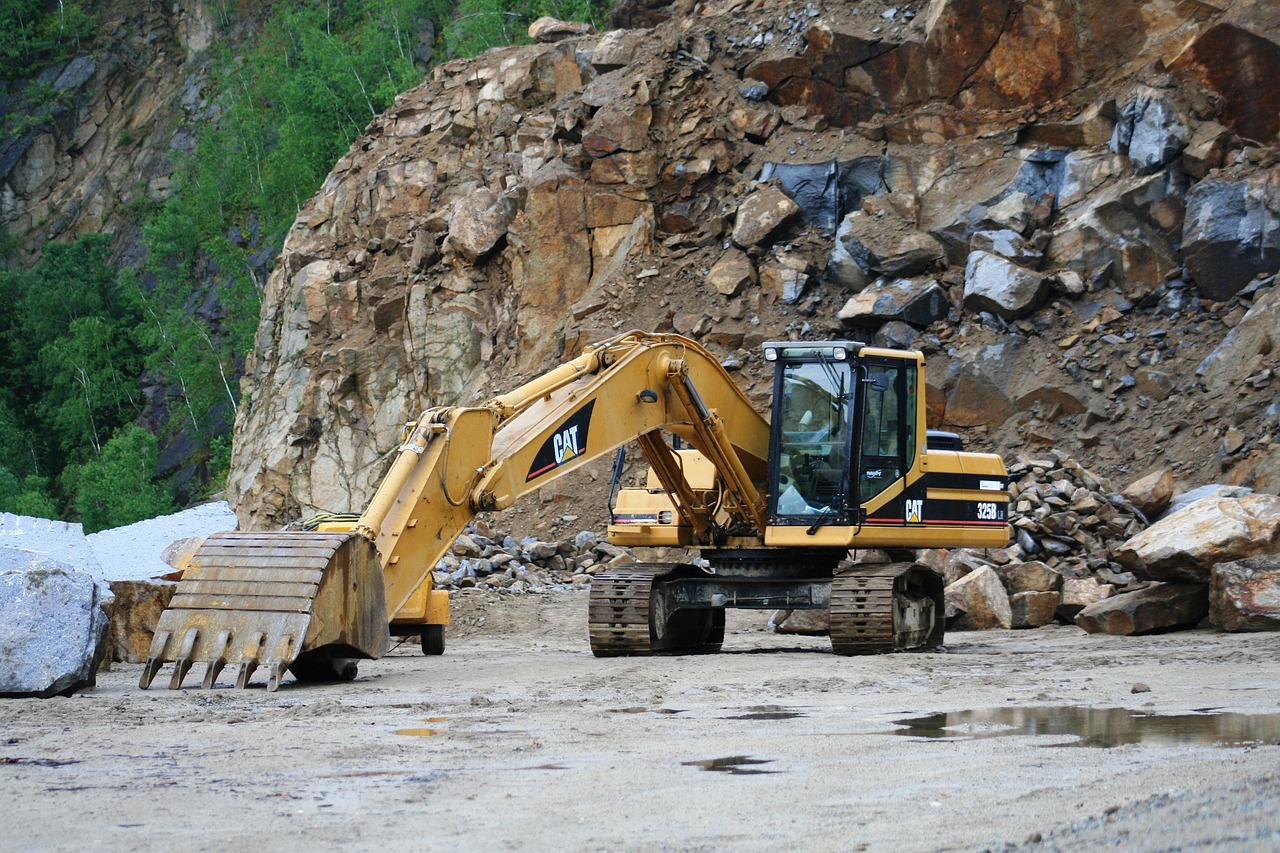 Bagaimana GPS Tracker Meningkatkan Produktivitas Tambang